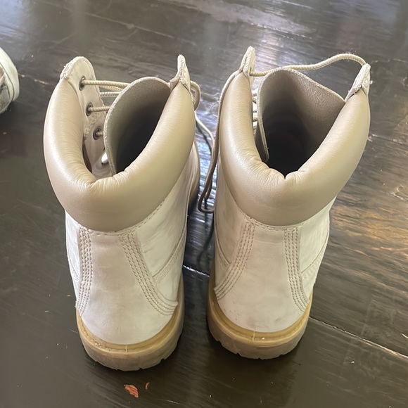 Nude/Taupe timberlands - Picture 4 of 4